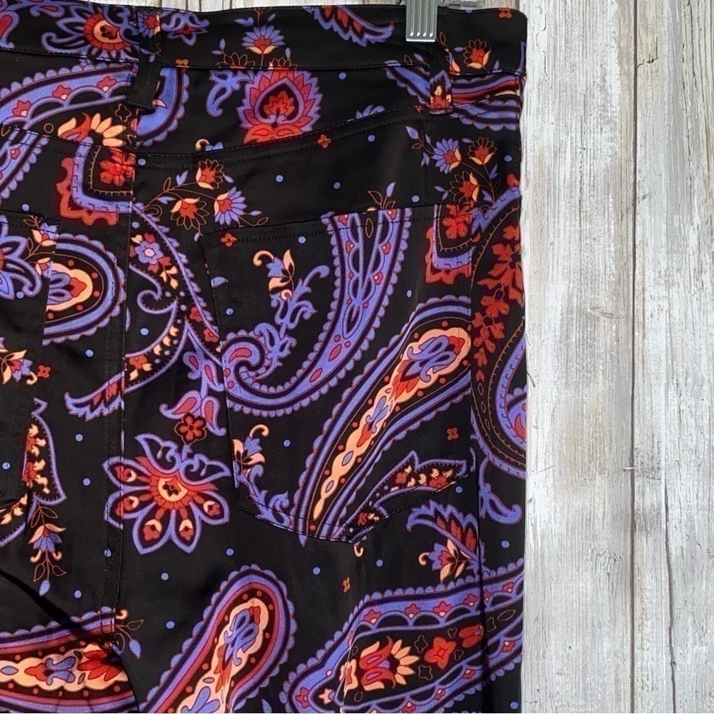 NWT WeWoreWhat Paisley Flare Pants Purple Black High Rise Ankle Size 29 - Picture 7 of 10